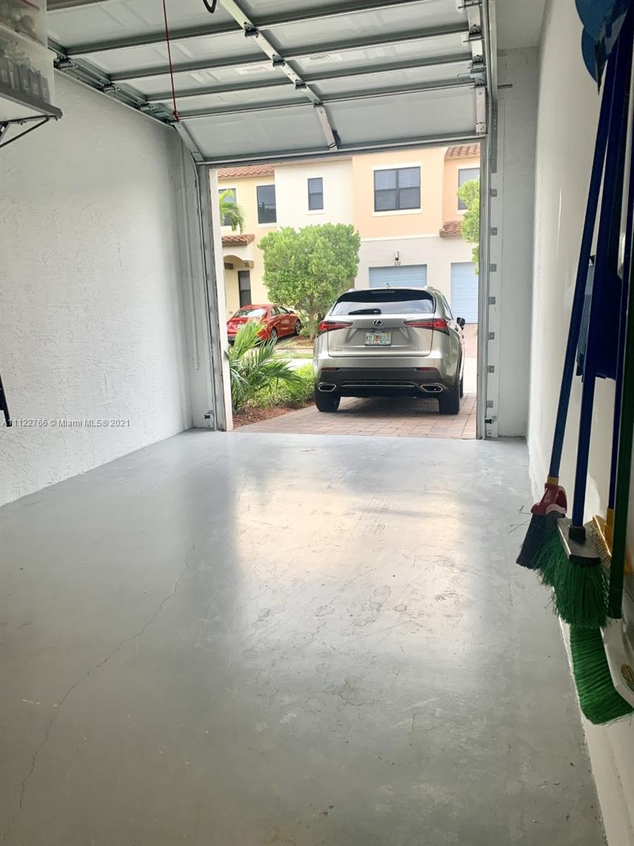 CT INDUSTRIAL PLAT - Residential Lease