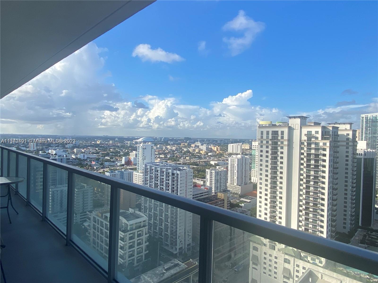 THE AXIS ON BRICKELL II - Residential Lease