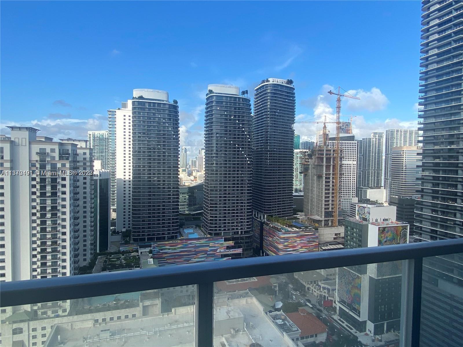 THE AXIS ON BRICKELL II - Residential Lease