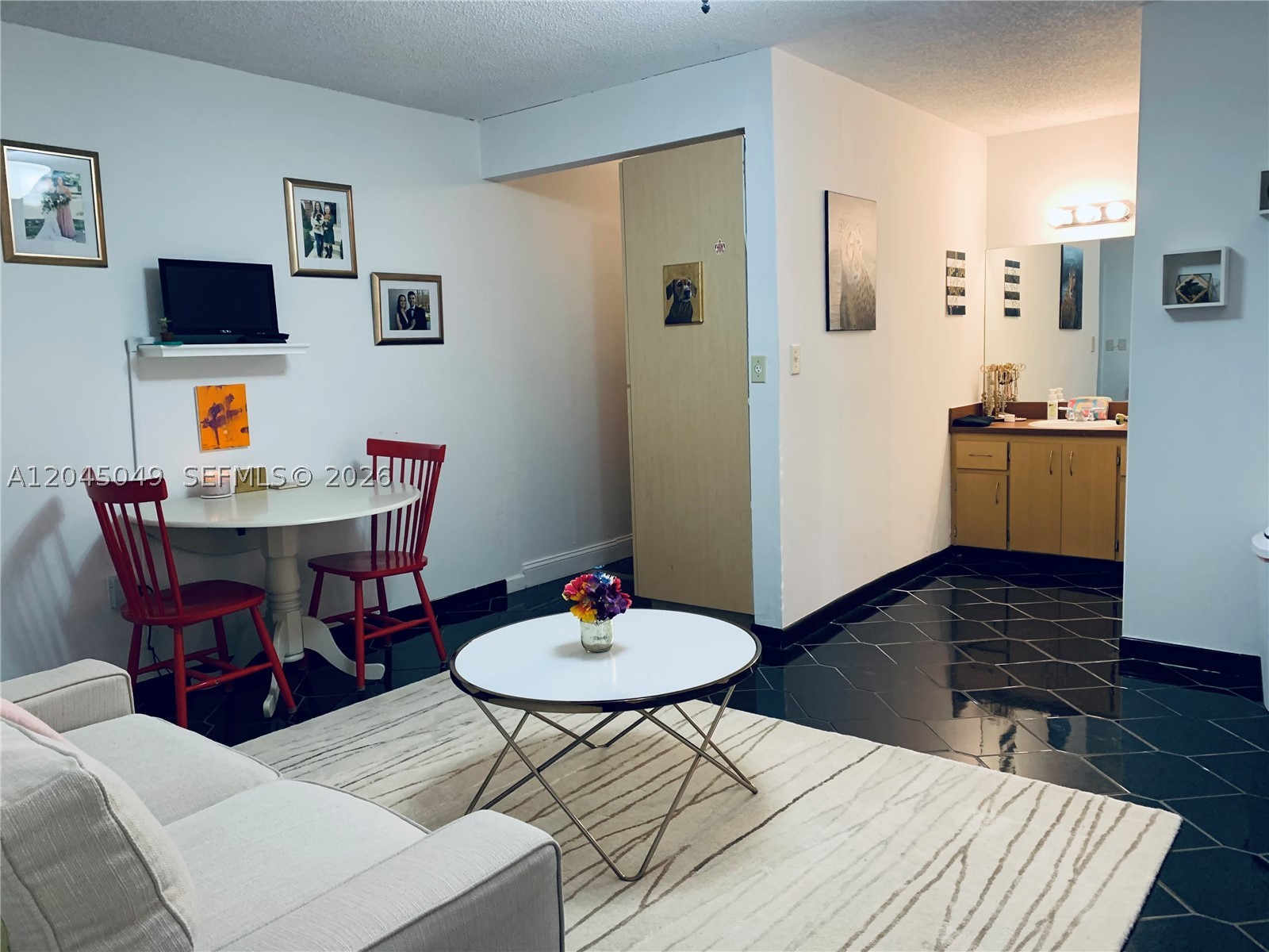 10TH ADDN TO RICHMOND HEI - Residential Lease