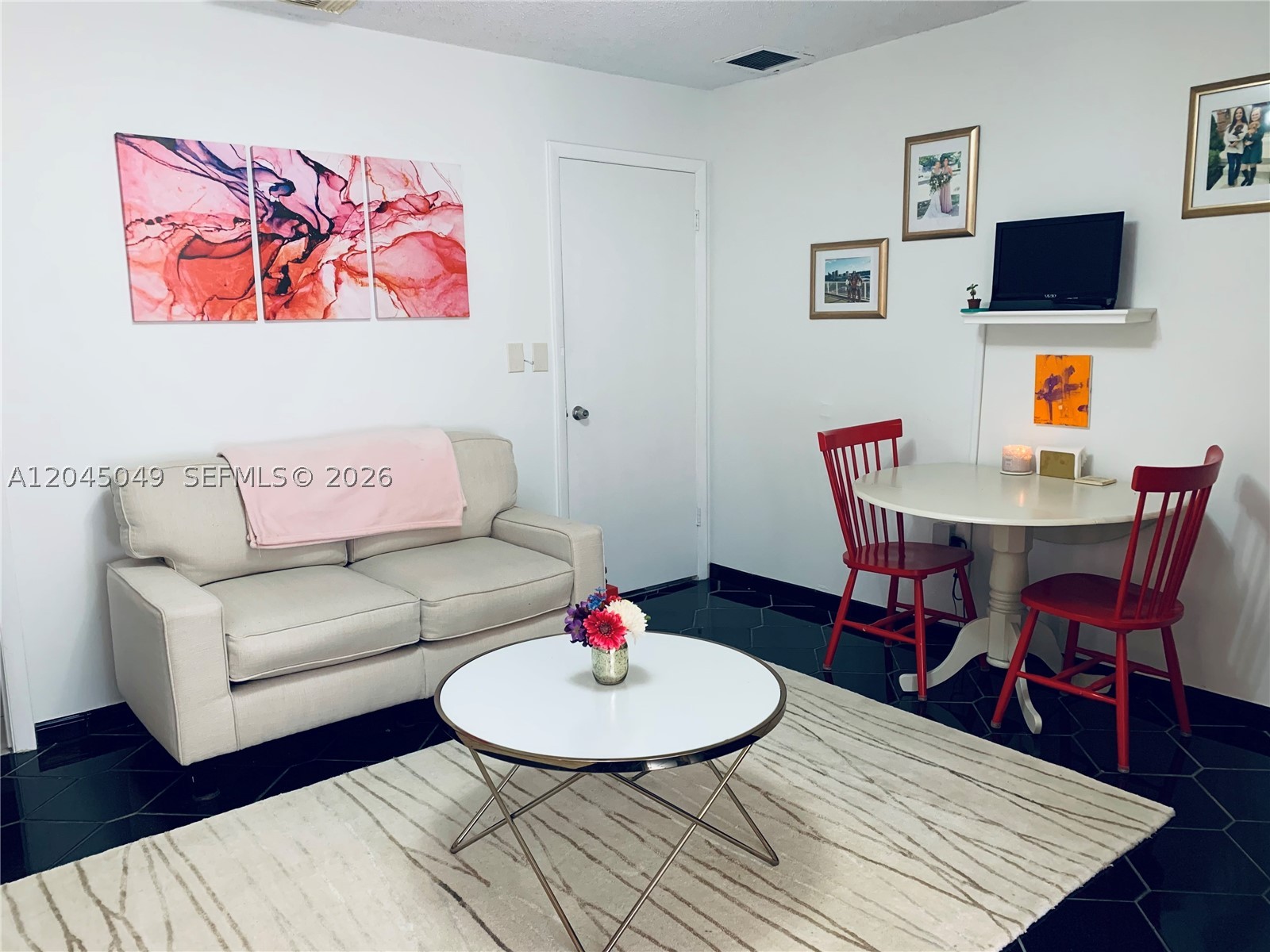 10TH ADDN TO RICHMOND HEI - Residential Lease