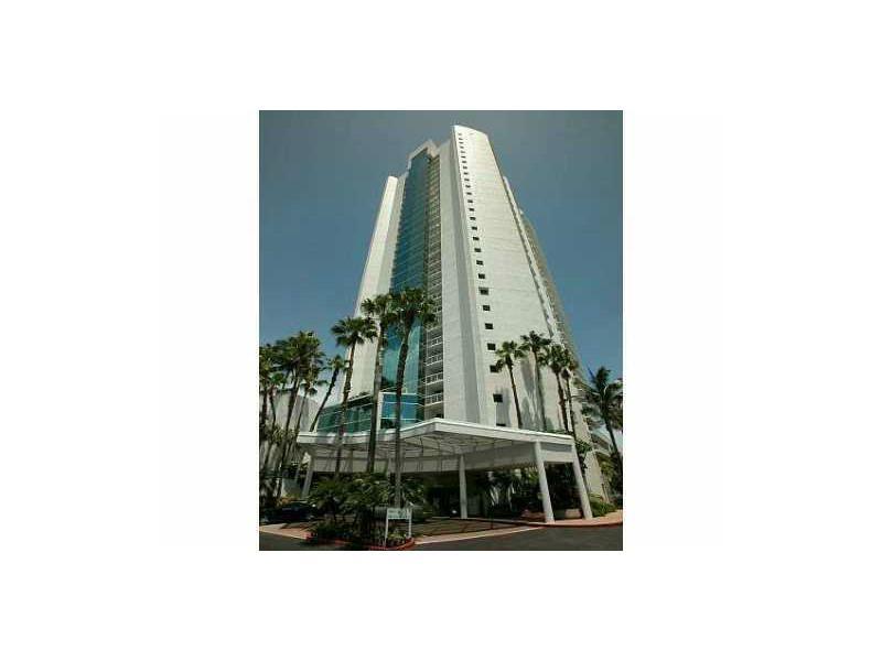 Beautiful Oceanfront condo with 2 bedroom/2 bathroom split bedroom plan.  Must see to appreciate!Very nice ocean and pool views. Kitchen has new appliances.  Washer/dryer inside the condo. Fully Renovated! Oceania Beach club and Spa has 2 restaurants, rac quetball, men's and ladies spa, beach attendant, gym, daily Yoga, Aerobics, Spinning classes and much more! 24 hour notice required to show. Hurry this one will not last! Available from August 10, 2014.