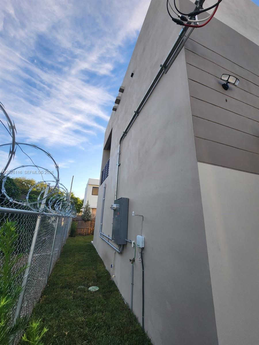 BULLARDS - Residential Lease