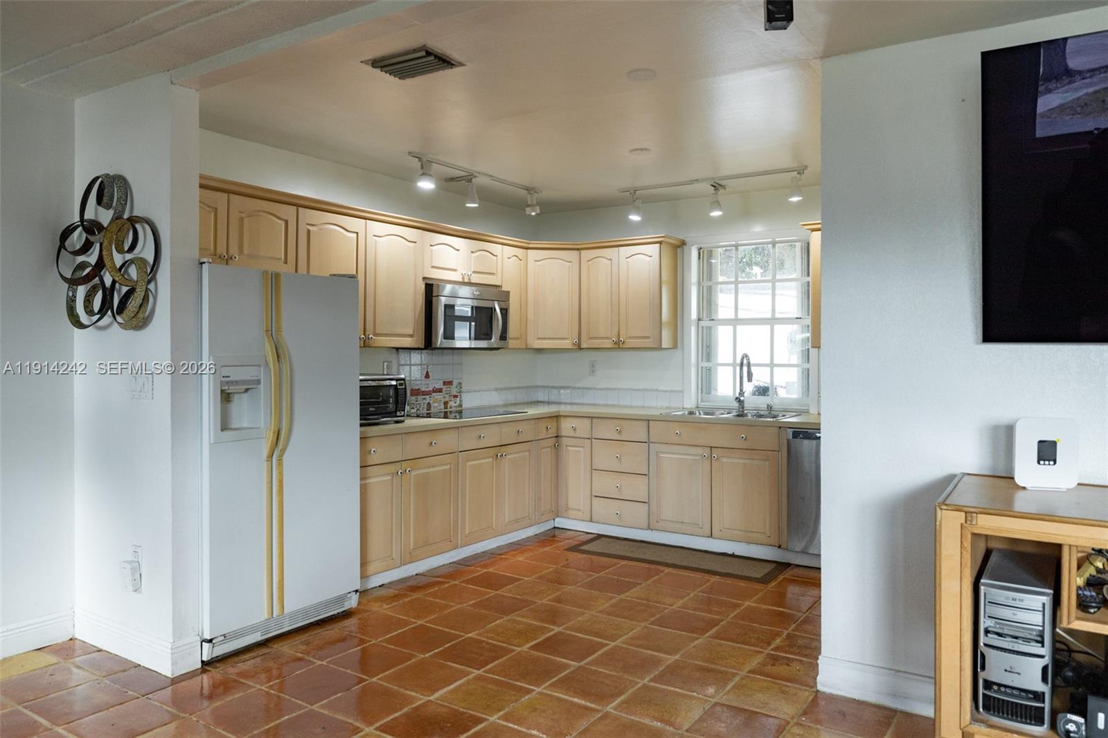 UNIVERSAL ESTATES SOUTH A - Residential