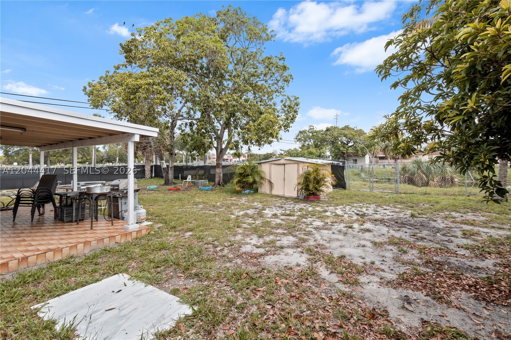CAROL CITY LAKE STEVEN ES - Residential