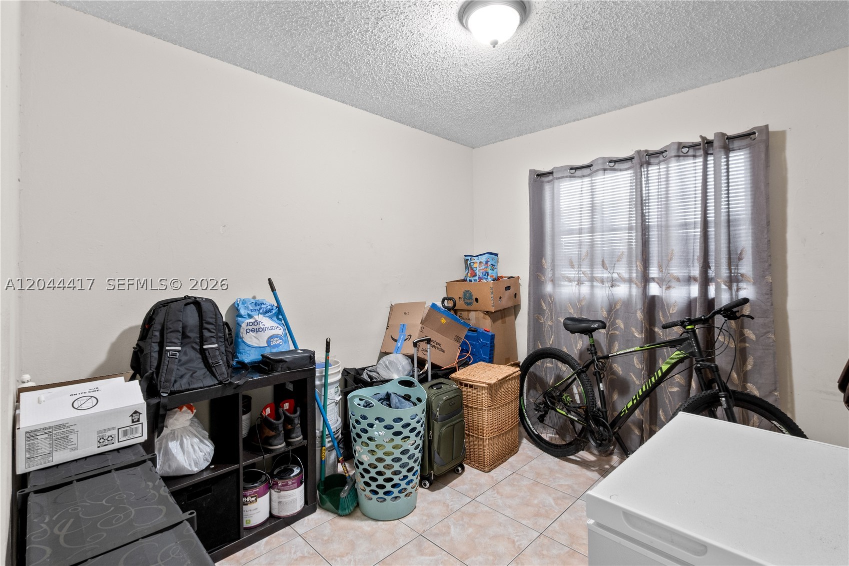 CAROL CITY LAKE STEVEN ES - Residential