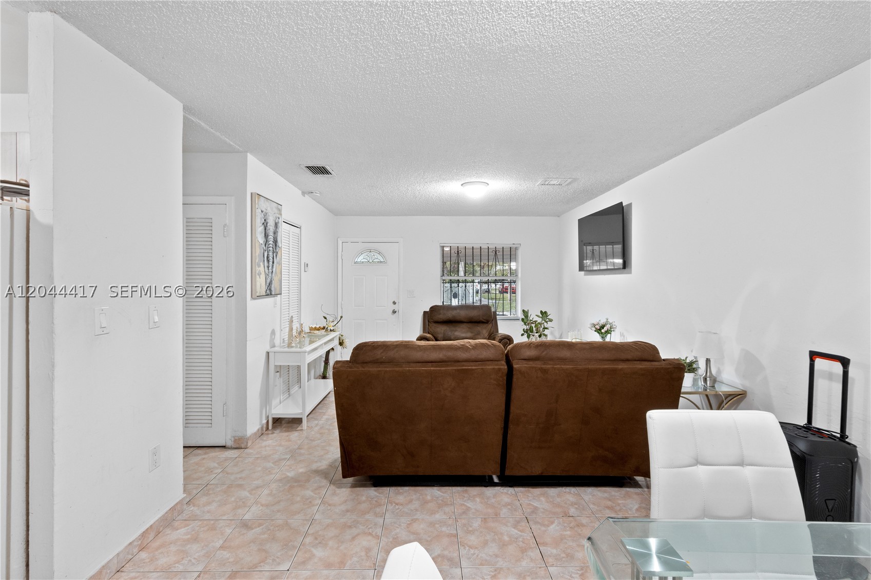 CAROL CITY LAKE STEVEN ES - Residential
