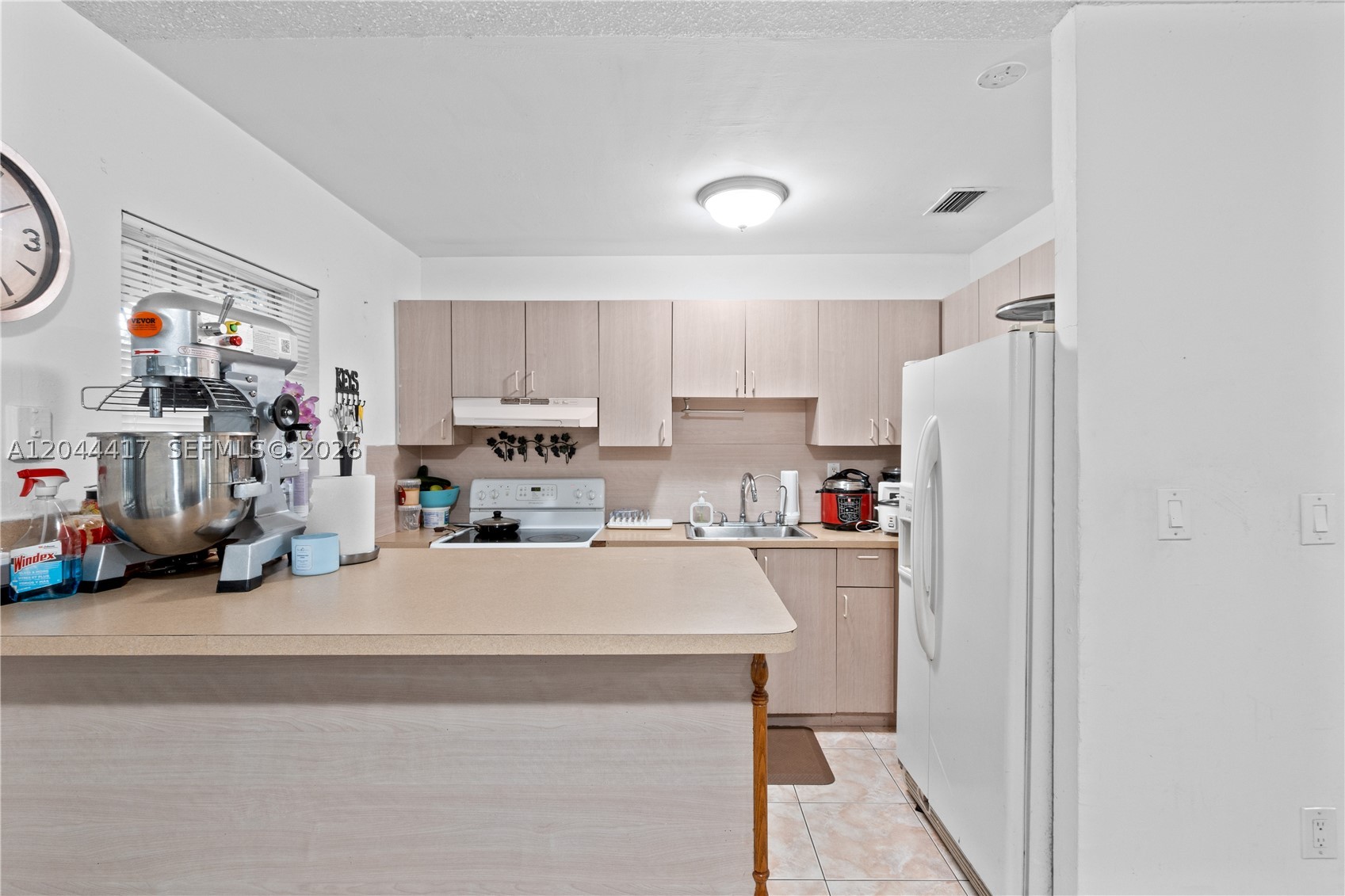 CAROL CITY LAKE STEVEN ES - Residential