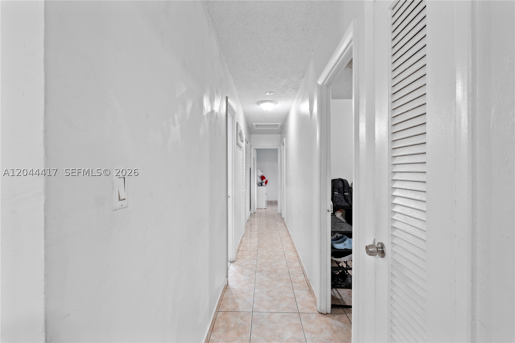CAROL CITY LAKE STEVEN ES - Residential
