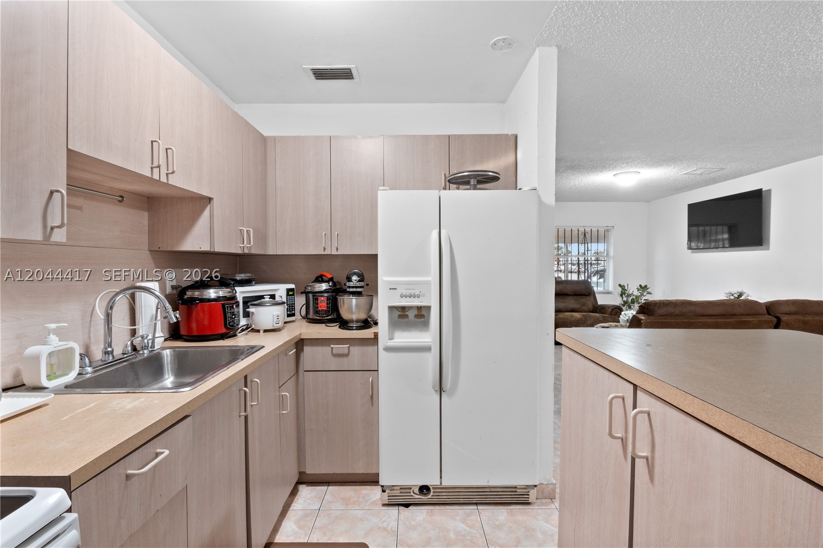 CAROL CITY LAKE STEVEN ES - Residential
