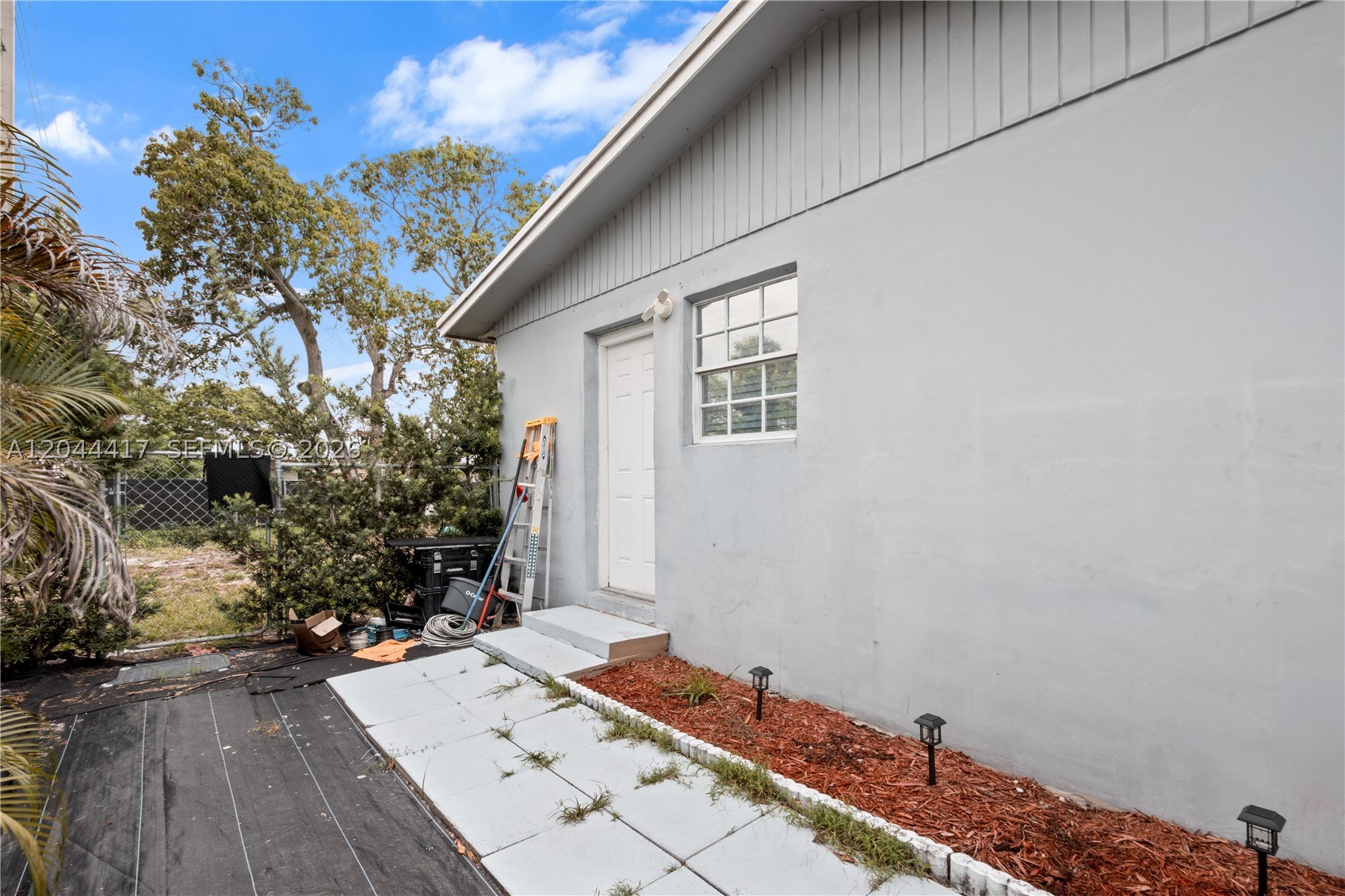 CAROL CITY LAKE STEVEN ES - Residential