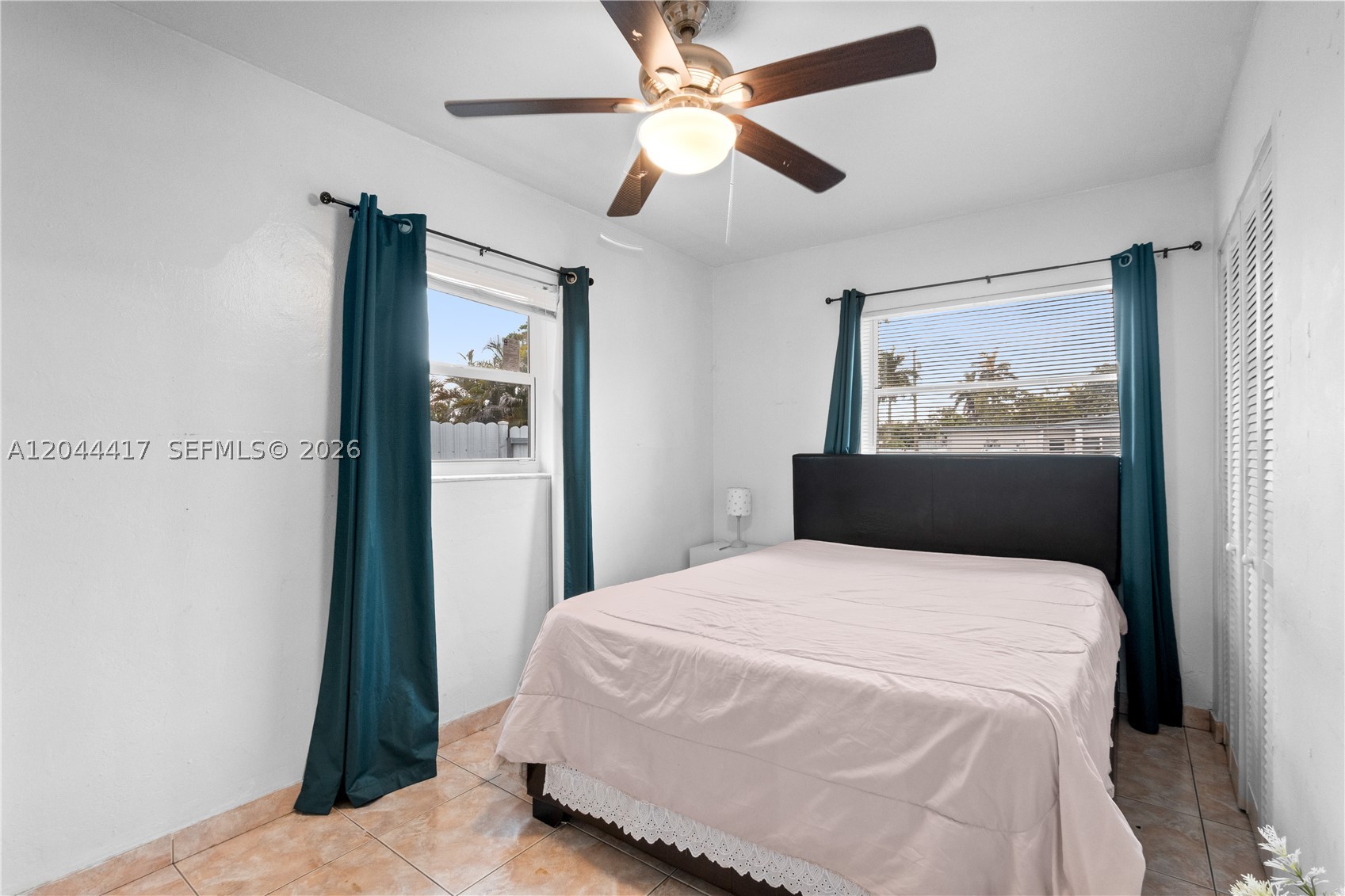 CAROL CITY LAKE STEVEN ES - Residential