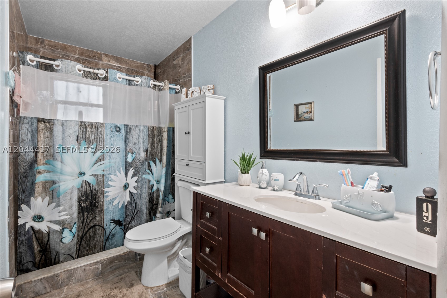 CAROL CITY LAKE STEVEN ES - Residential