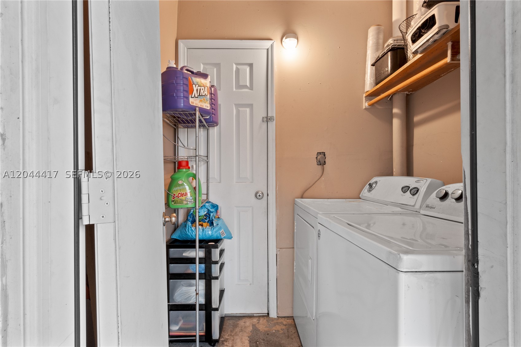 CAROL CITY LAKE STEVEN ES - Residential