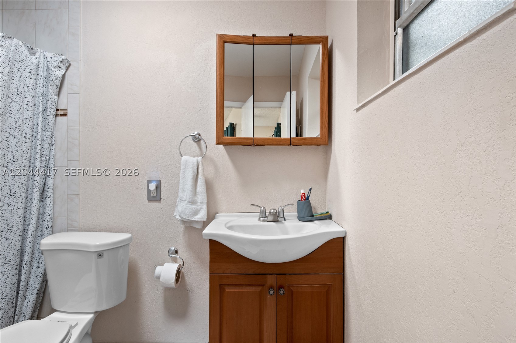 CAROL CITY LAKE STEVEN ES - Residential