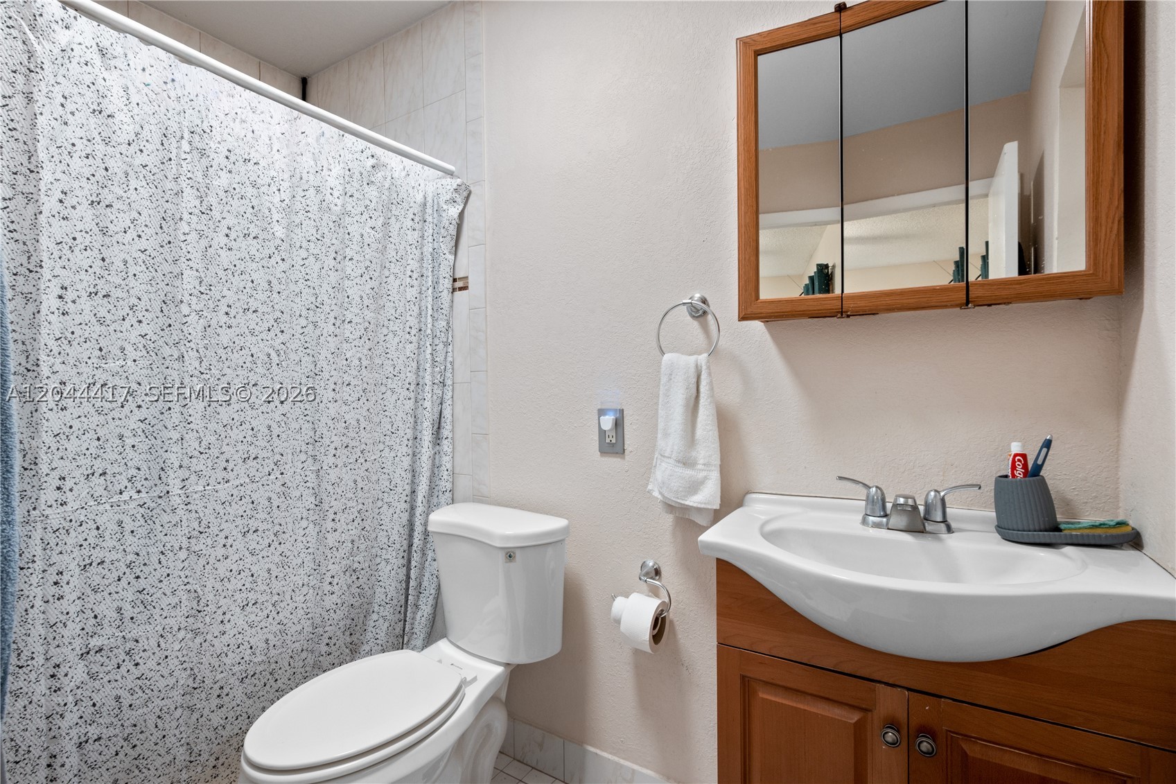 CAROL CITY LAKE STEVEN ES - Residential