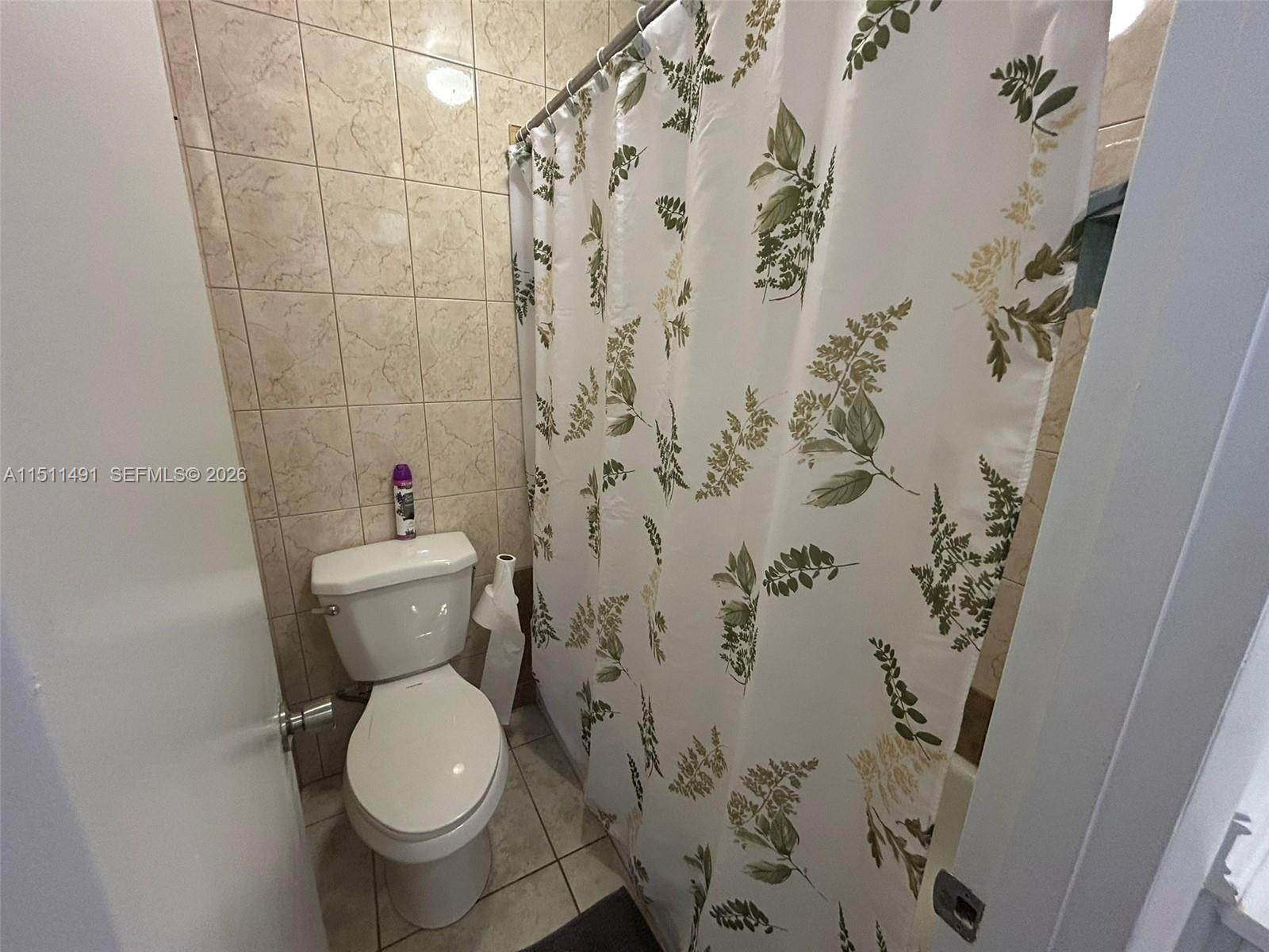 LAUDERDALE OAKS CONDO I - Residential