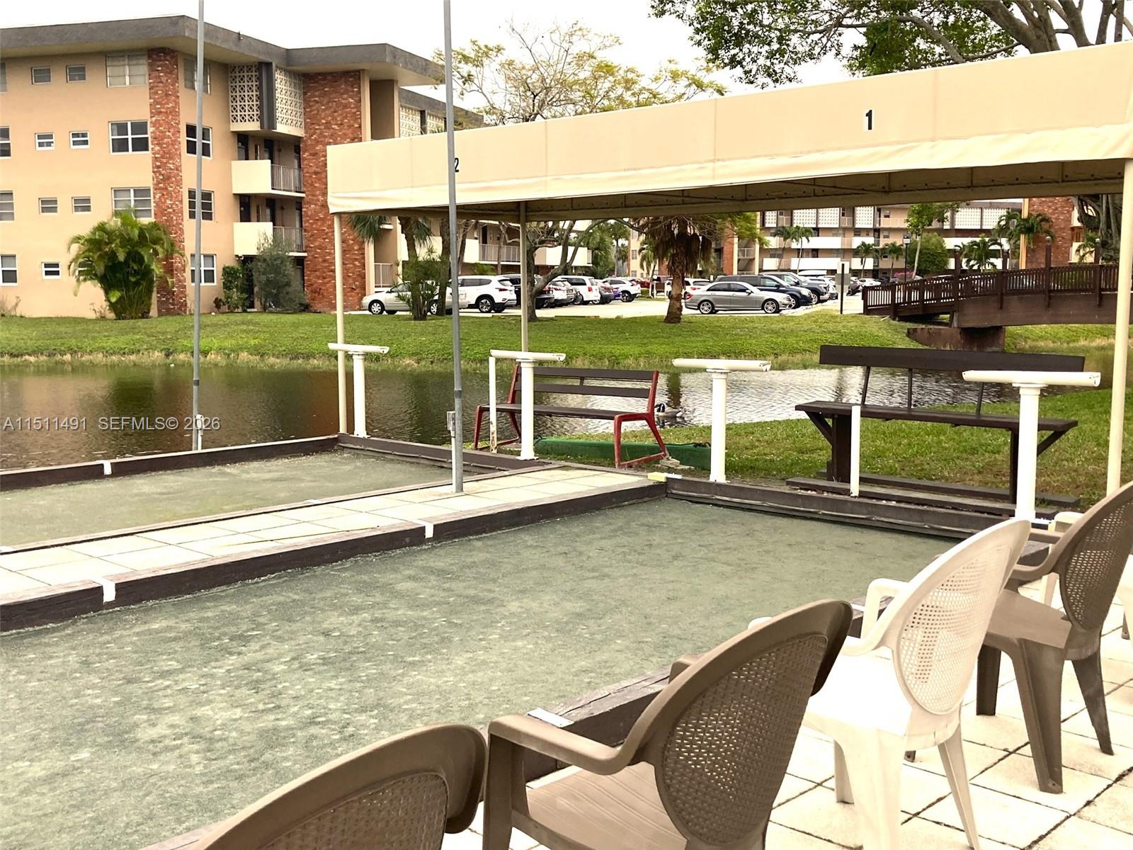 LAUDERDALE OAKS CONDO I - Residential