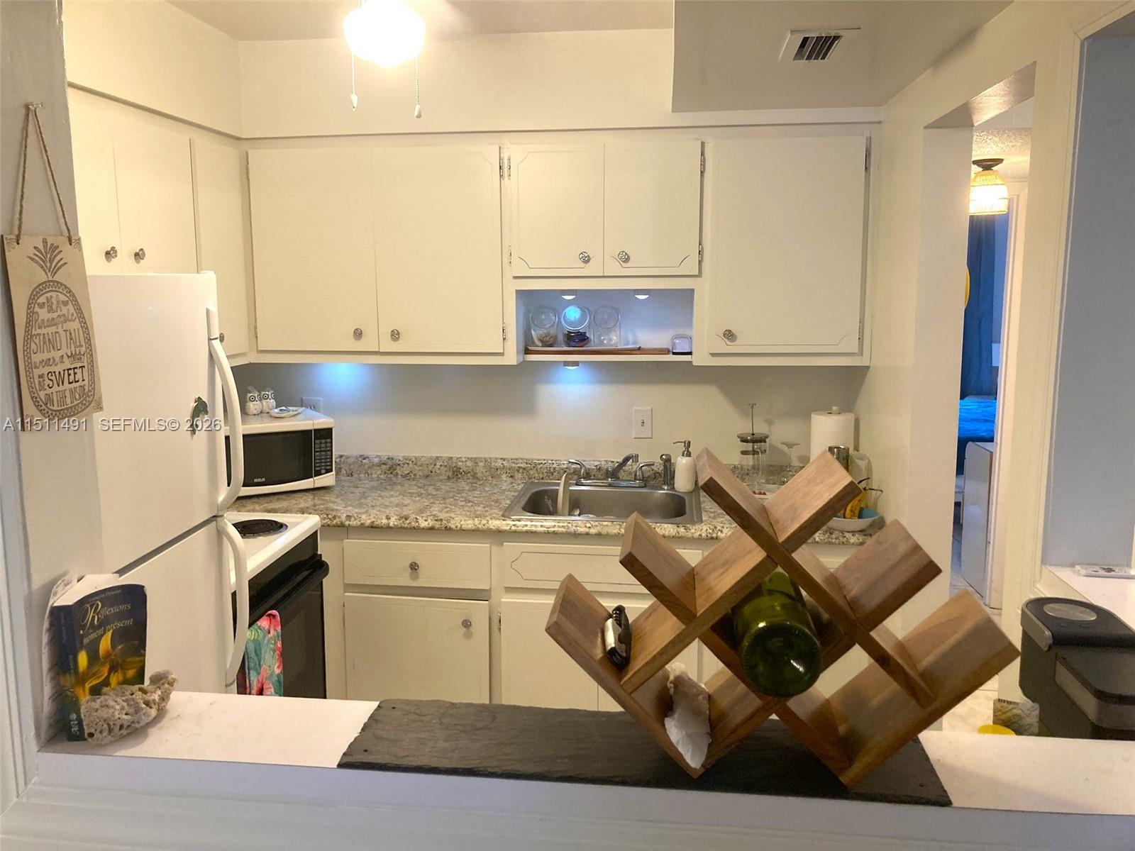 LAUDERDALE OAKS CONDO I - Residential