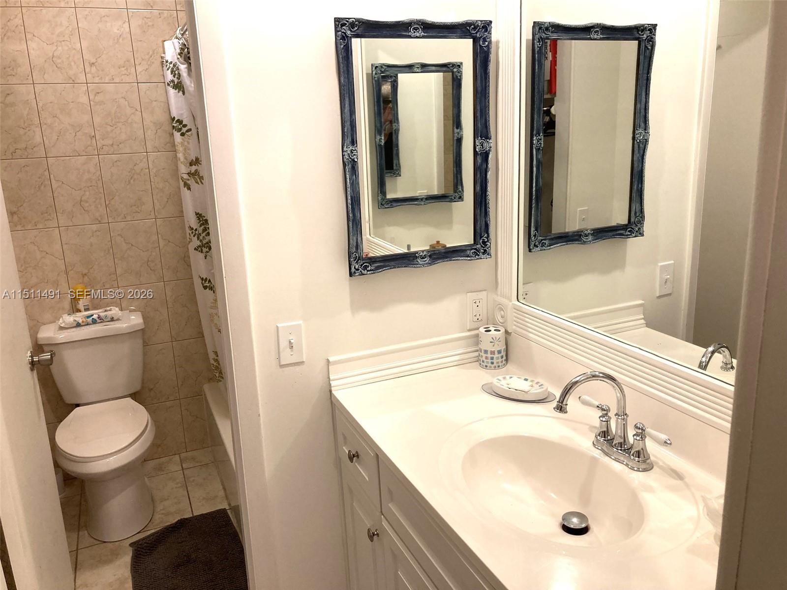 LAUDERDALE OAKS CONDO I - Residential