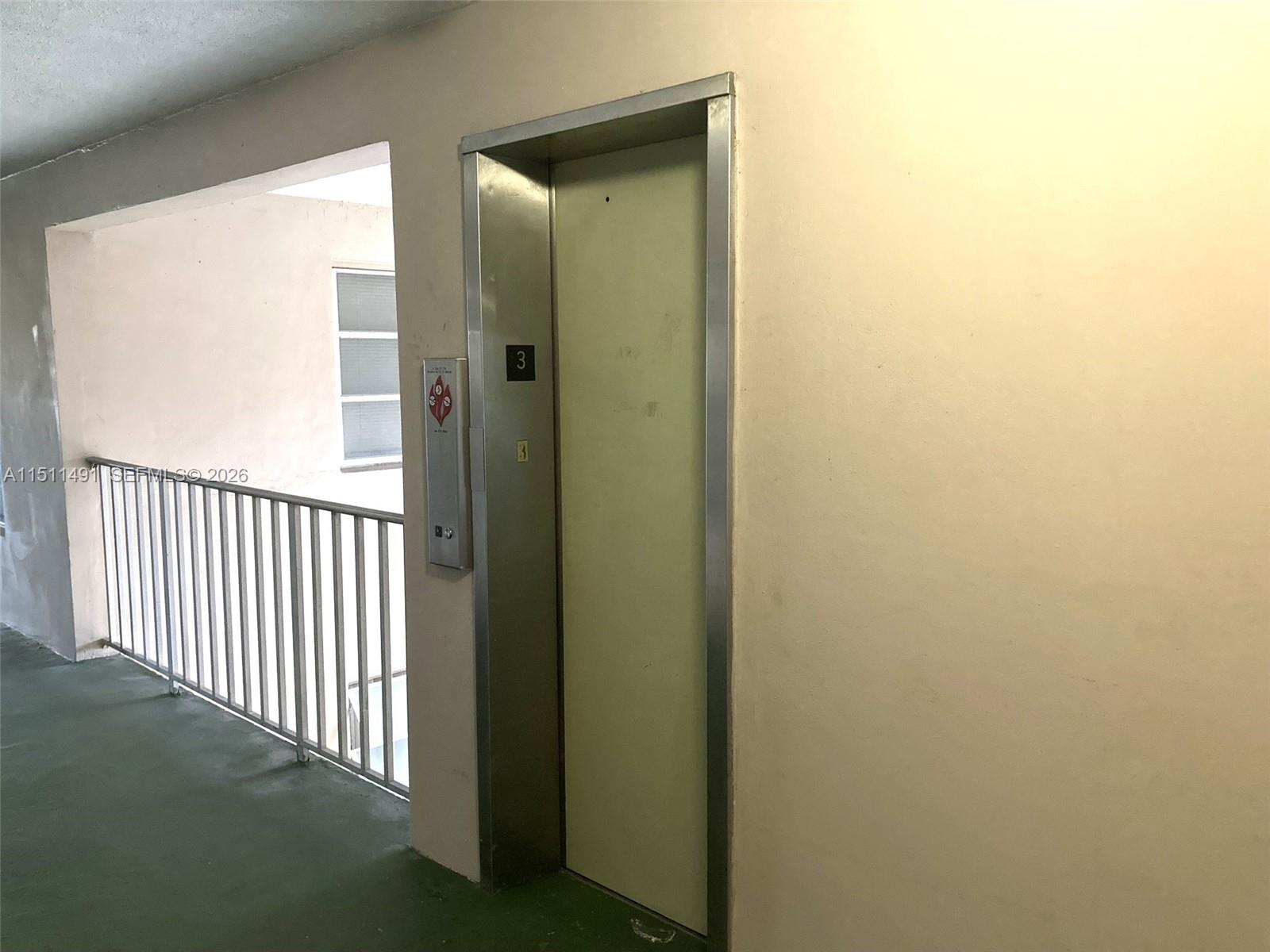 LAUDERDALE OAKS CONDO I - Residential