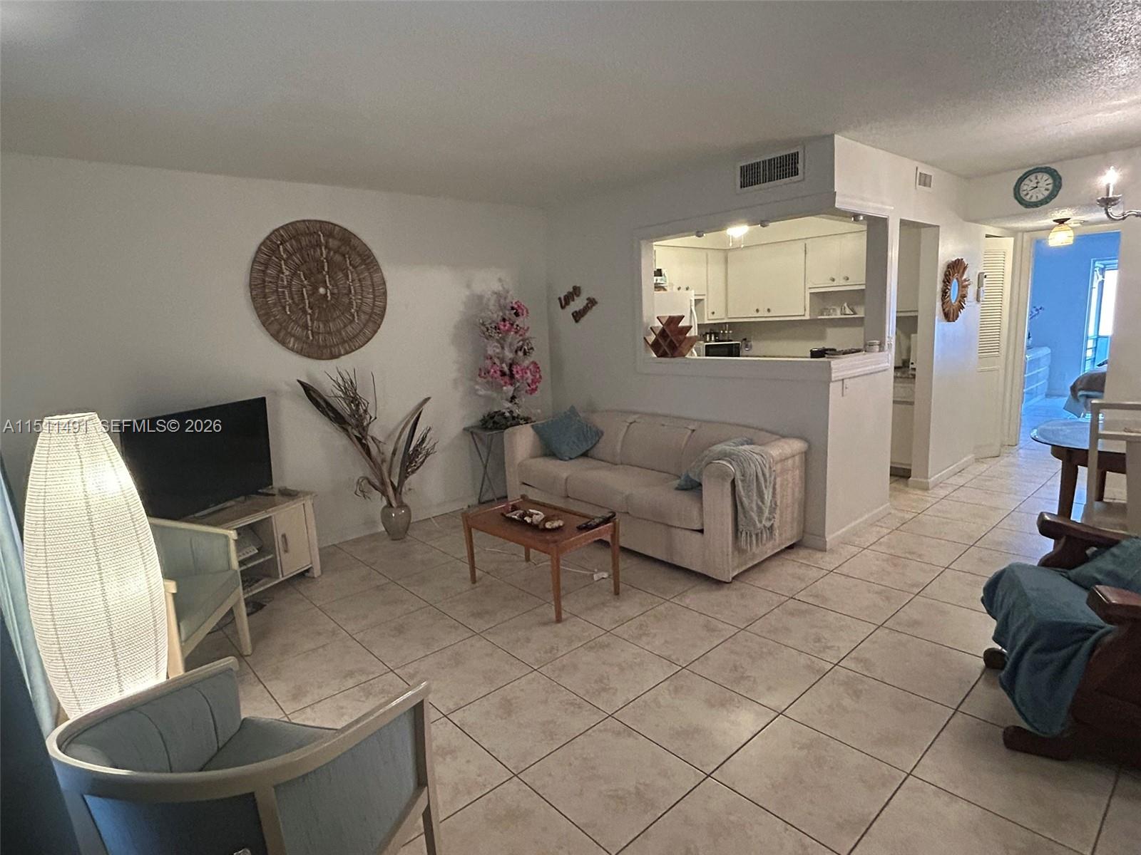LAUDERDALE OAKS CONDO I - Residential