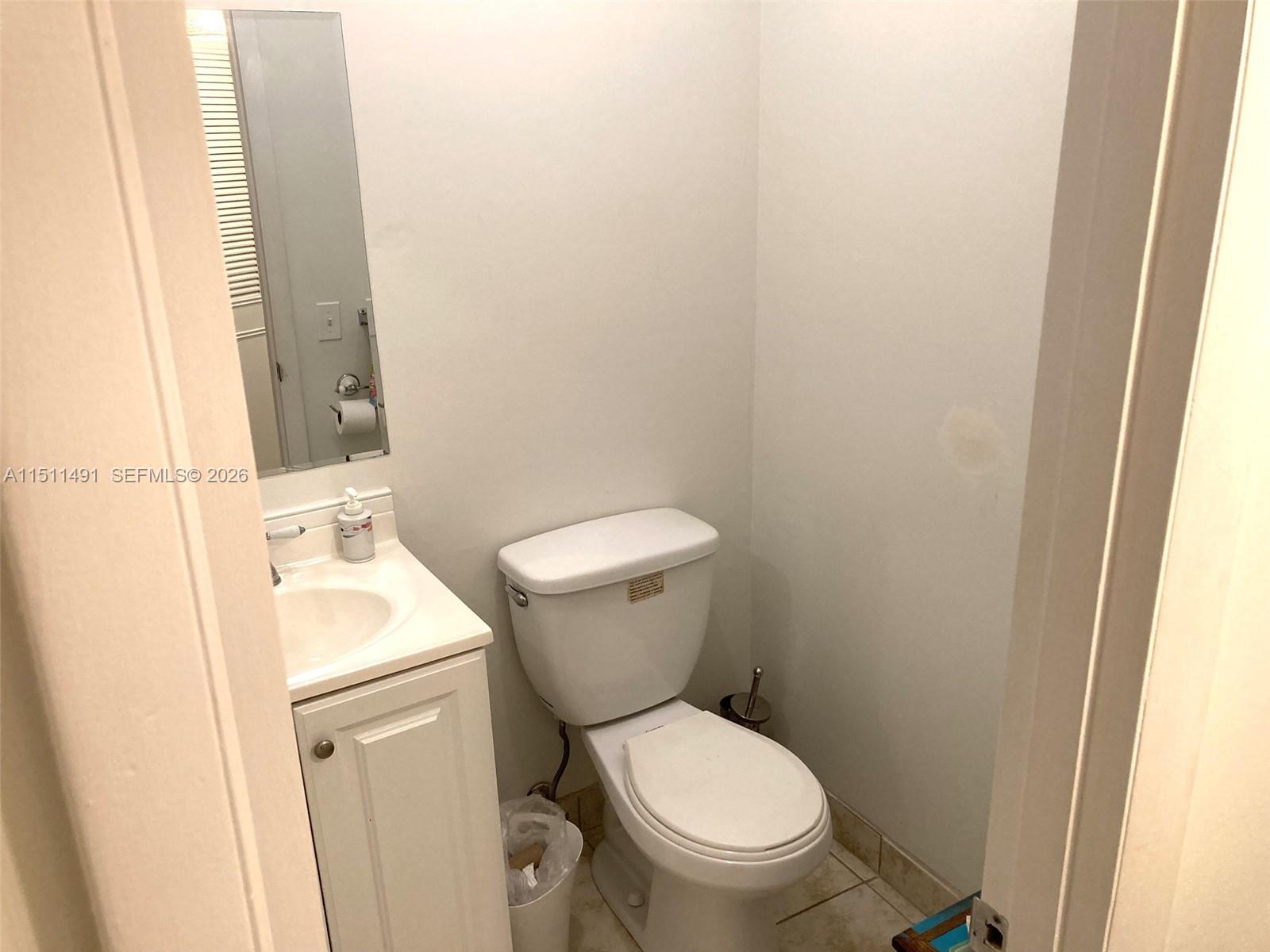LAUDERDALE OAKS CONDO I - Residential