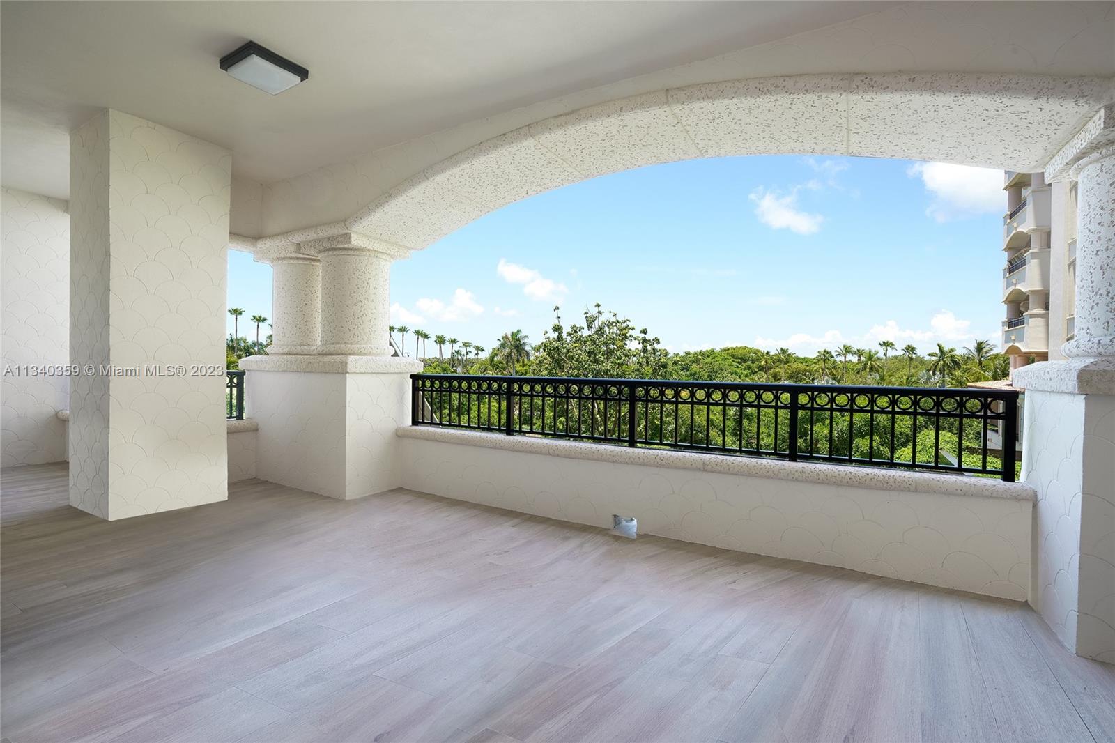 FISHER ISLAND - Residential