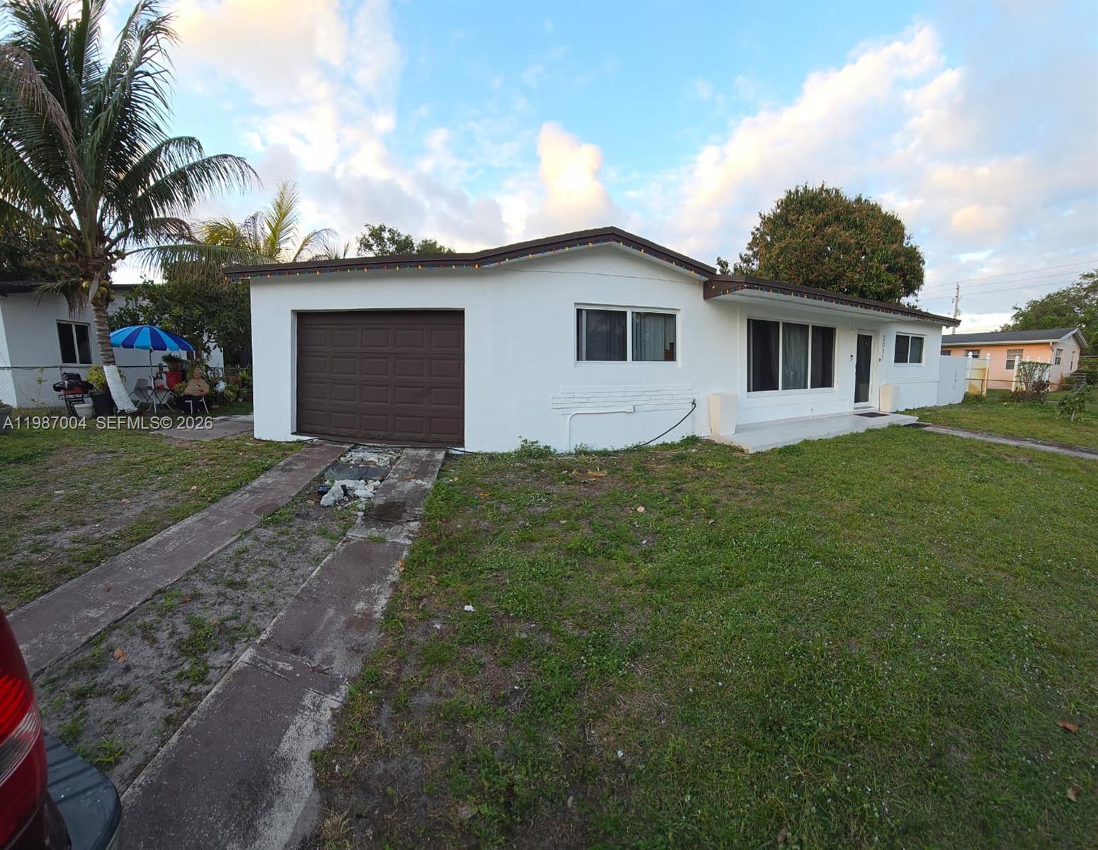 SUNNY ISLES ESTATES - Residential