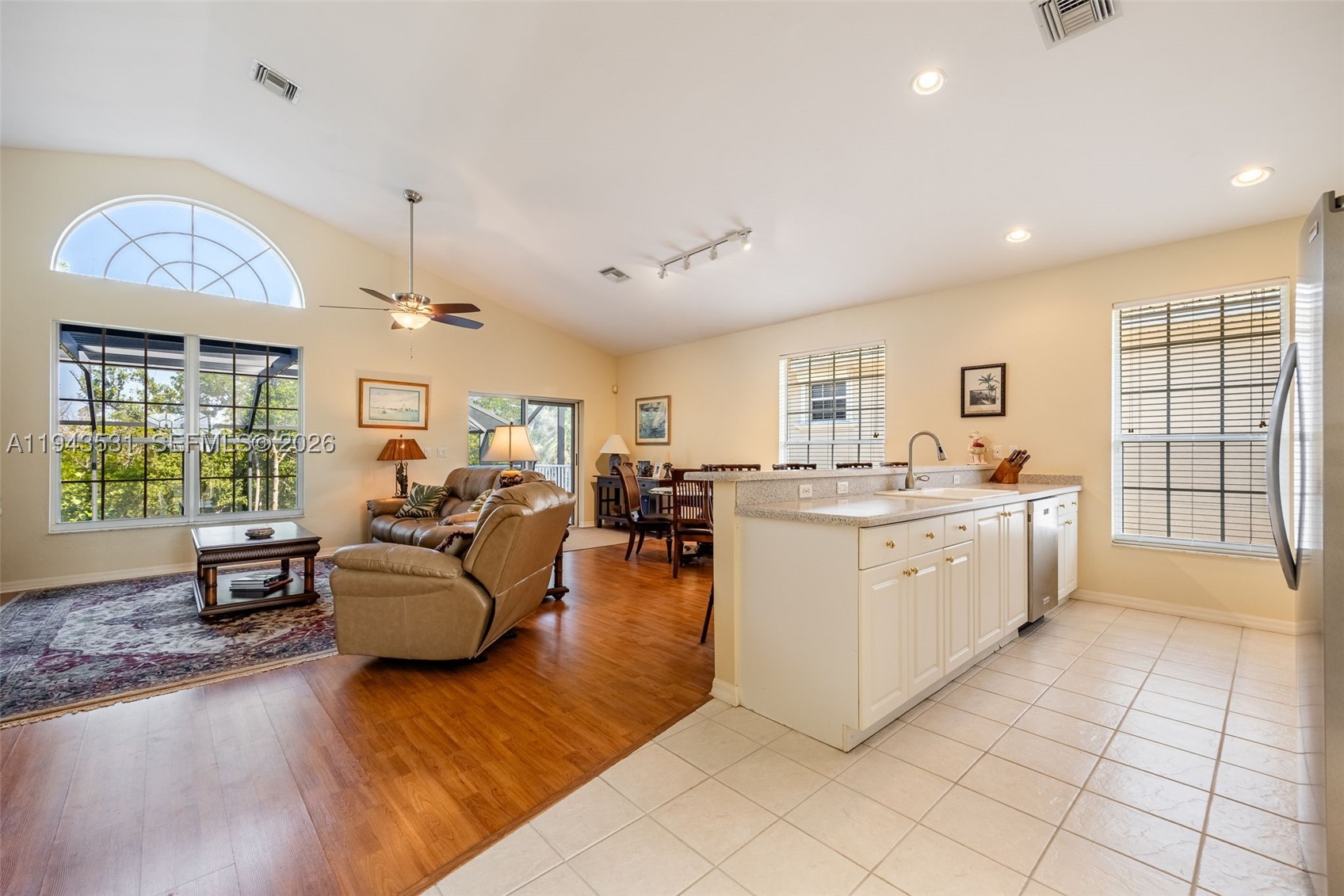 OLD PELICAN BAY - Residential