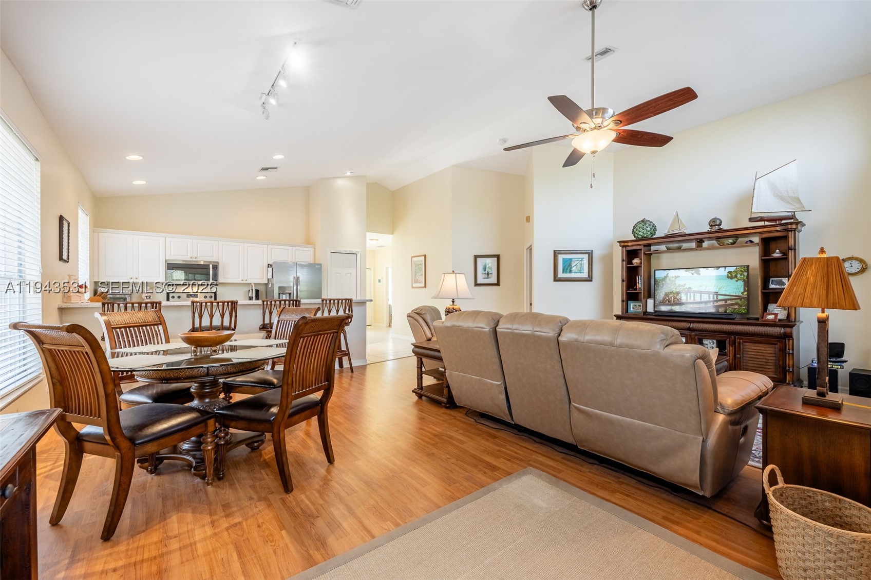 OLD PELICAN BAY - Residential
