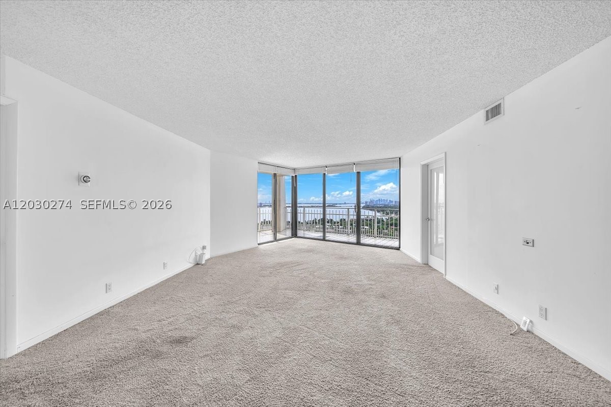 TOWERS OF QUAYSIDE CONDO - Residential