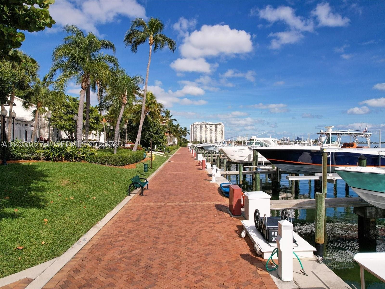 TOWERS OF QUAYSIDE CONDO - Residential