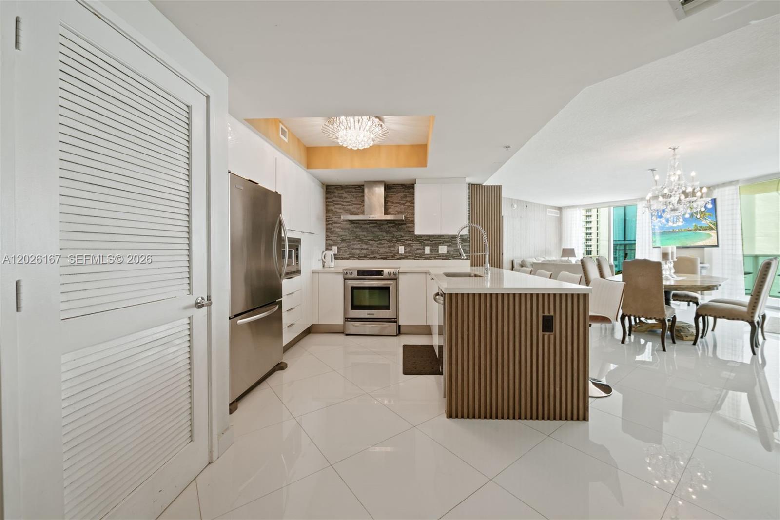 ST TROPEZ ON THE BAY 1 CO - Residential Lease