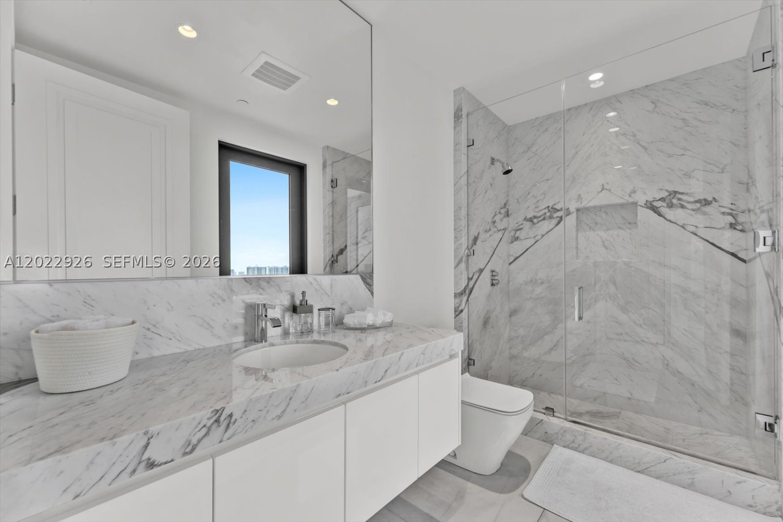 NORTH BISCAYNE BEACH AMEN - Residential