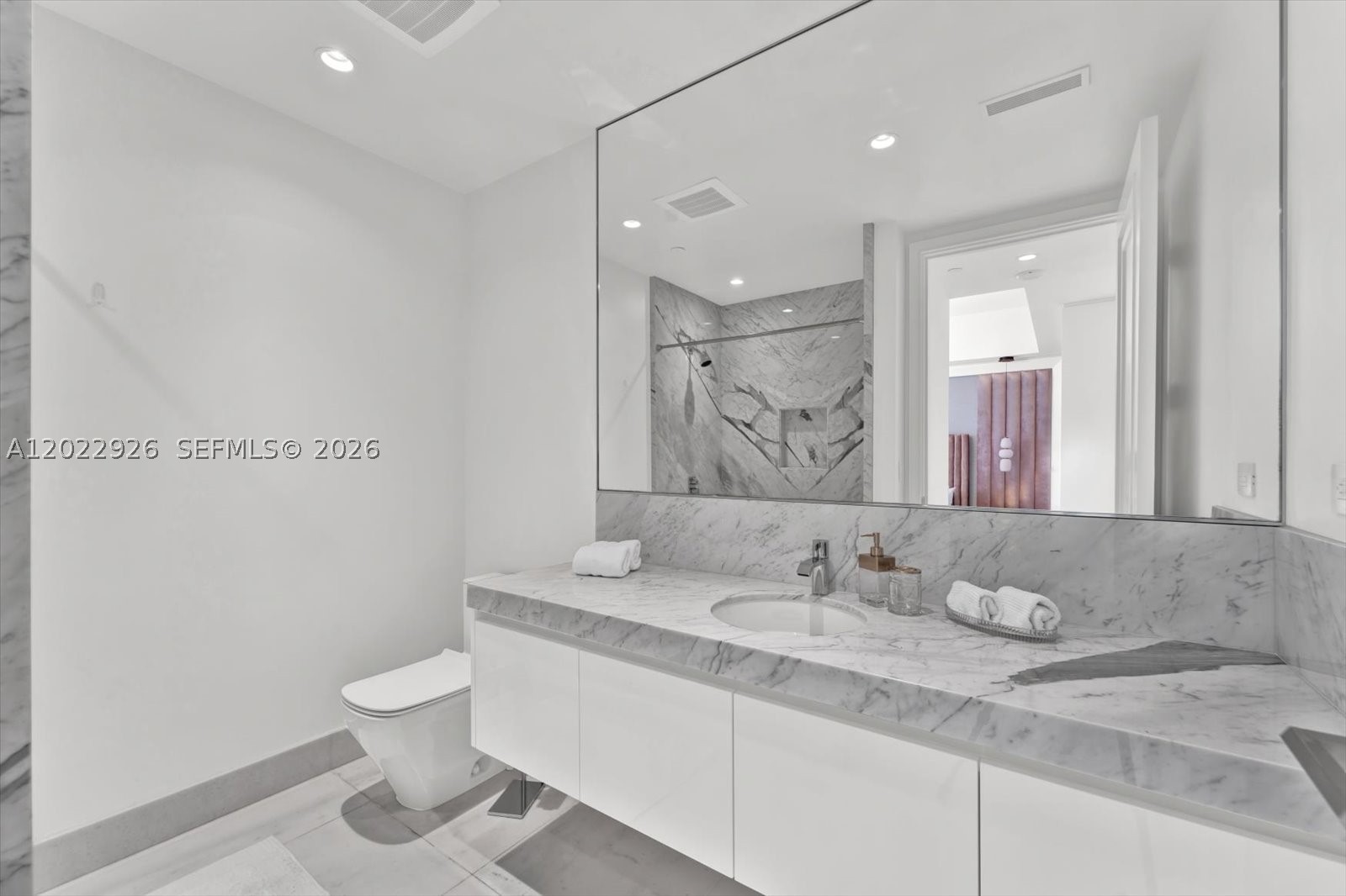NORTH BISCAYNE BEACH AMEN - Residential