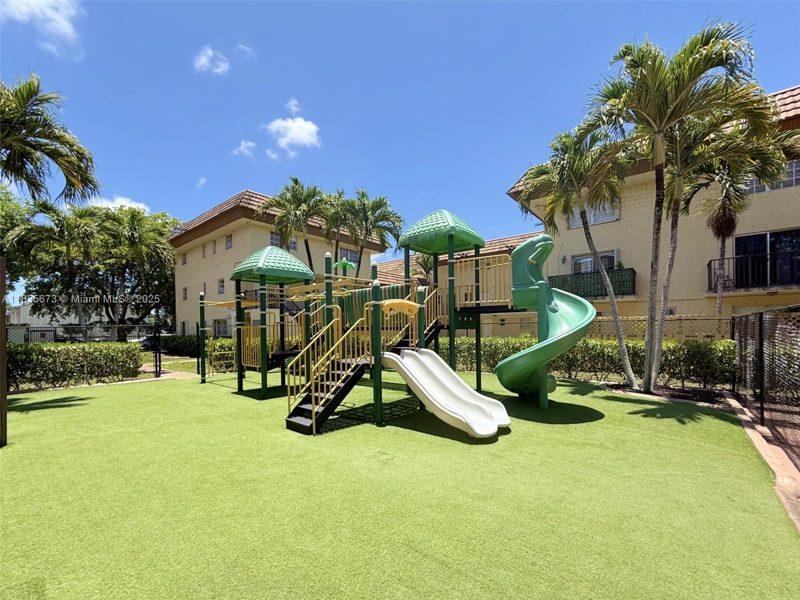 Courtyards at Kendall - Residential