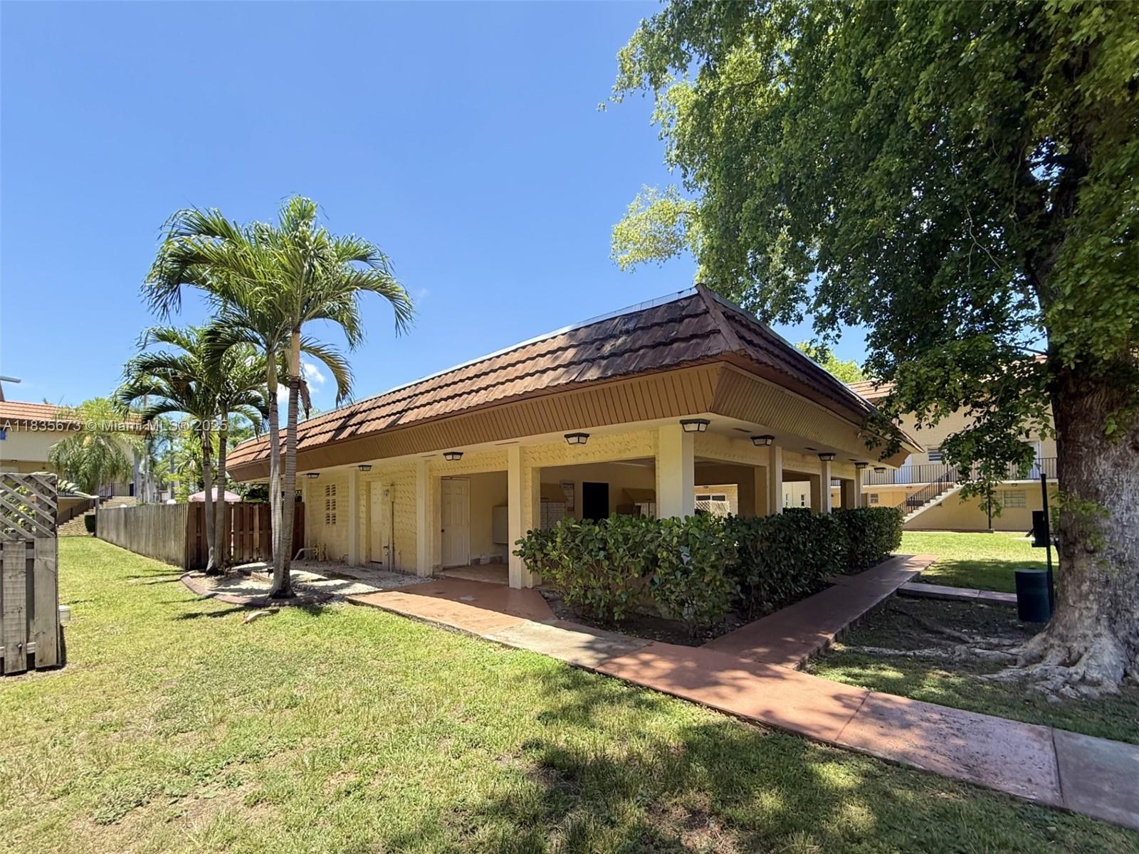 Courtyards at Kendall - Residential