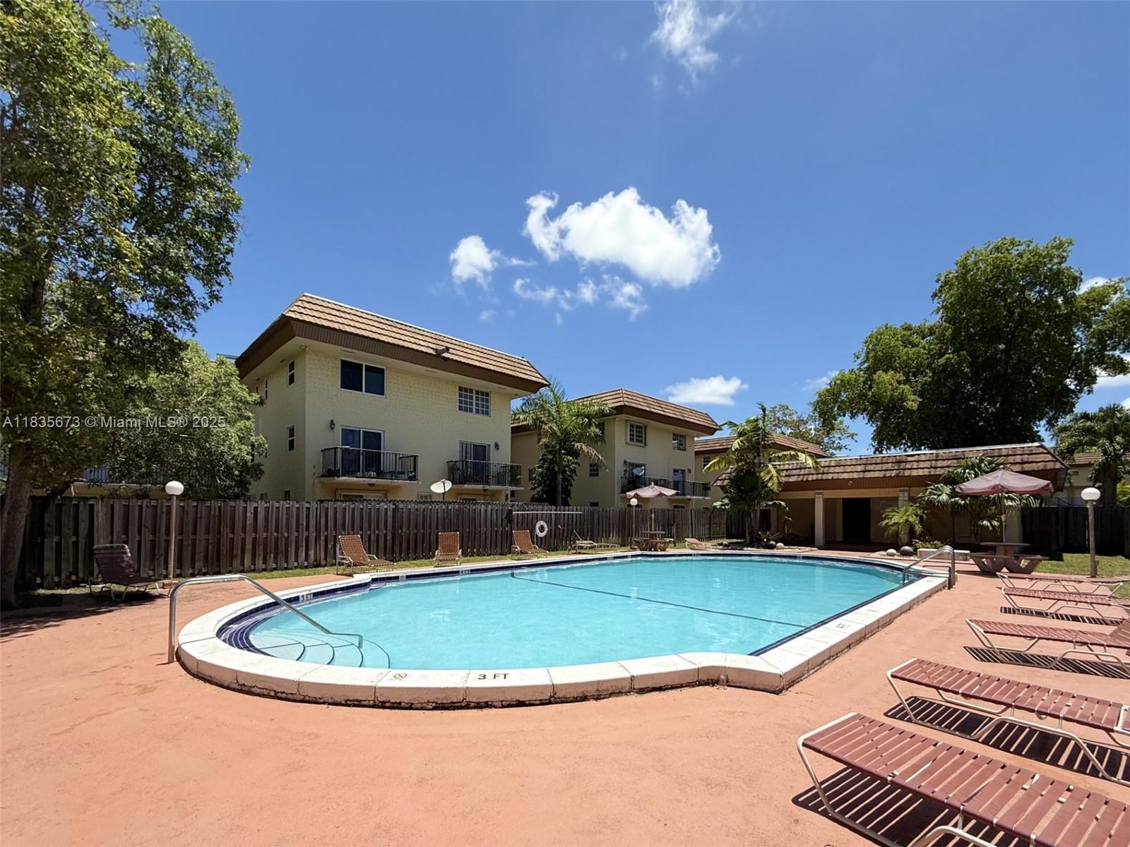 Courtyards at Kendall - Residential