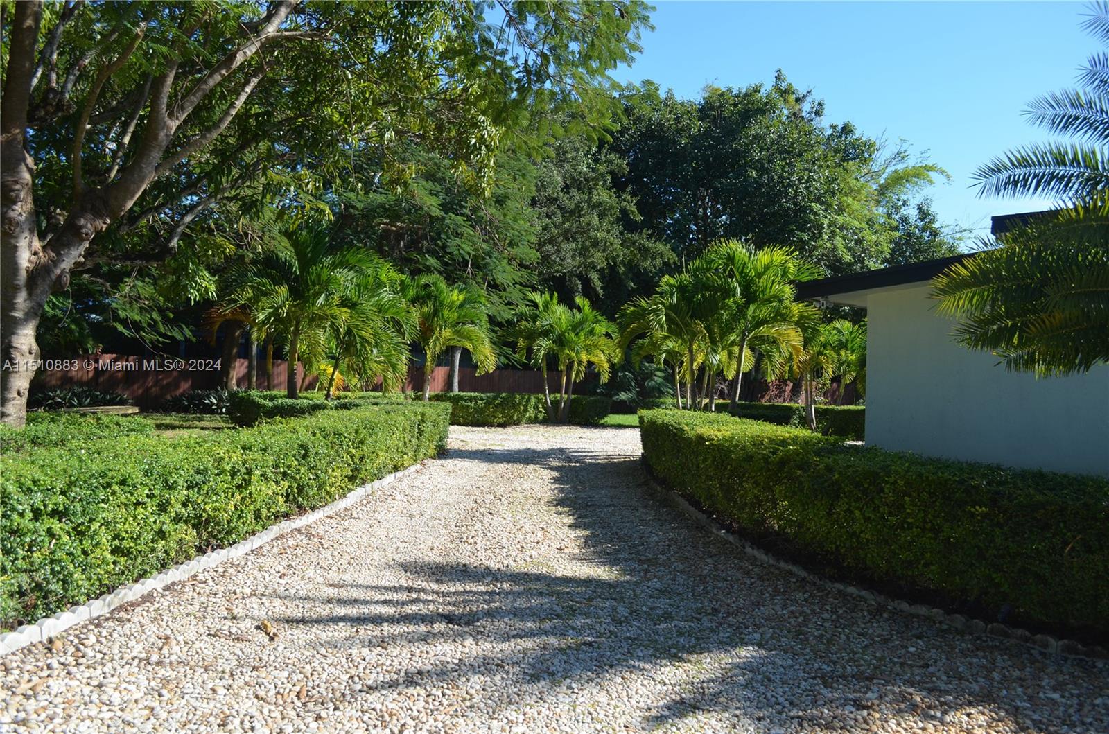 TOM-PEG ESTATES - Residential Lease
