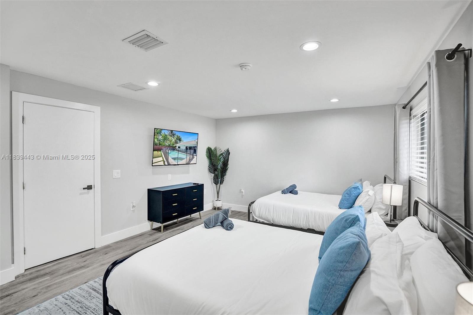 COVE 3RD SEC - Residential