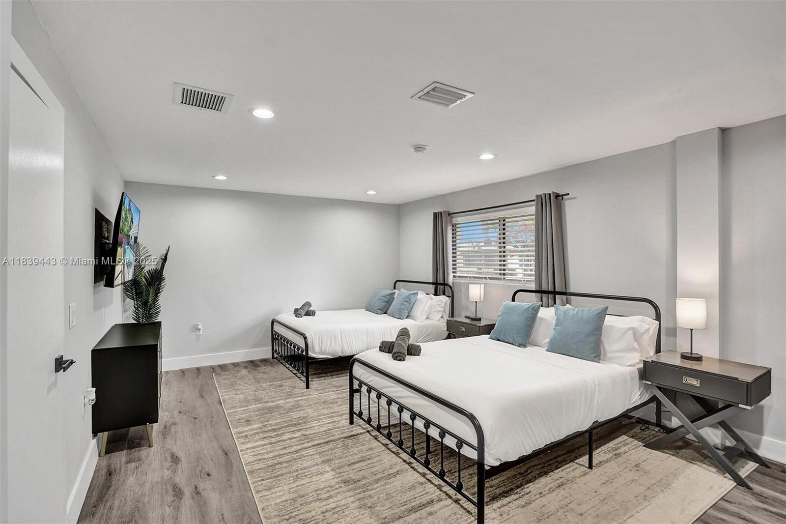 COVE 3RD SEC - Residential