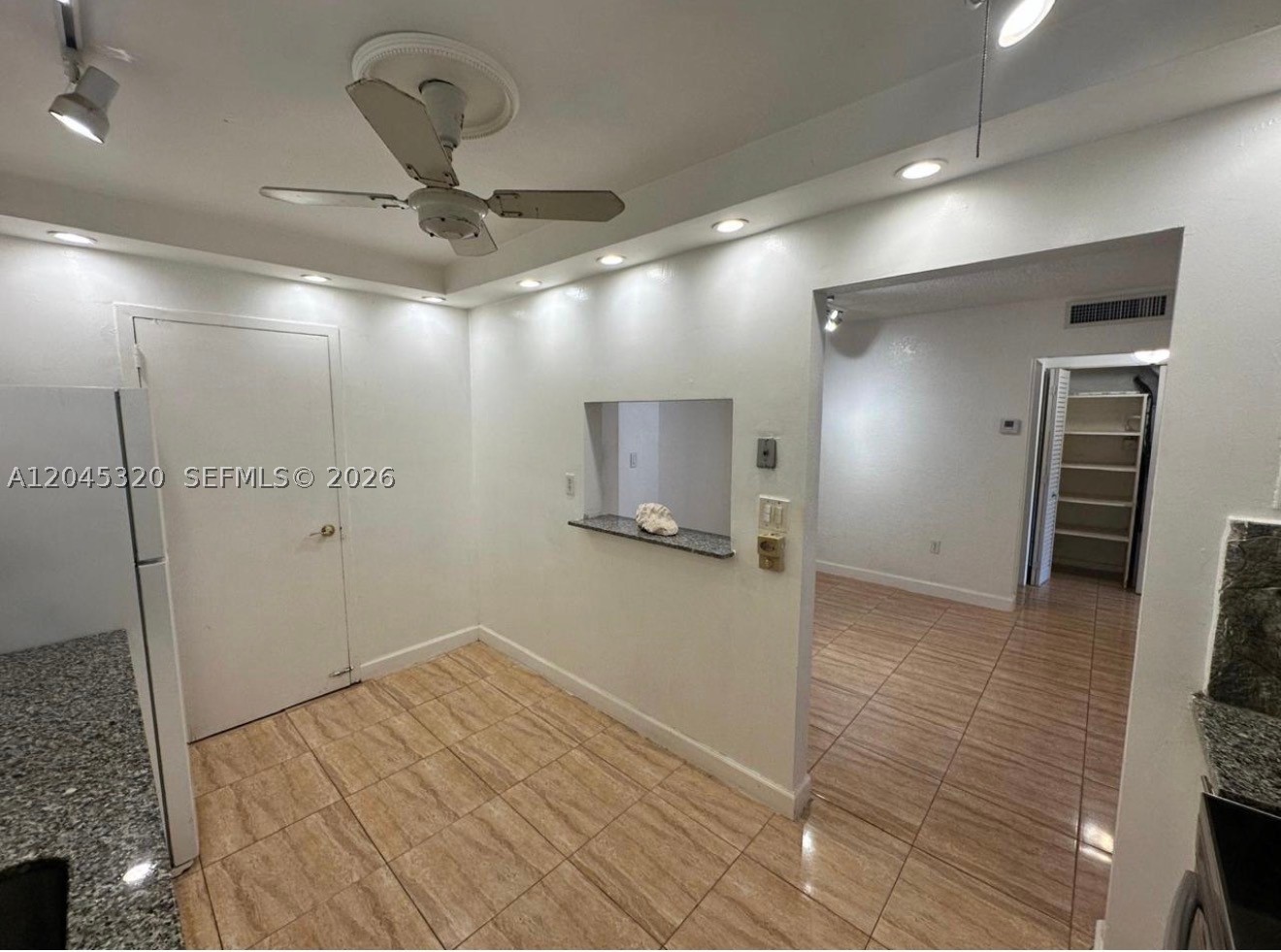THREE HORIZONS NORTH COND - Residential