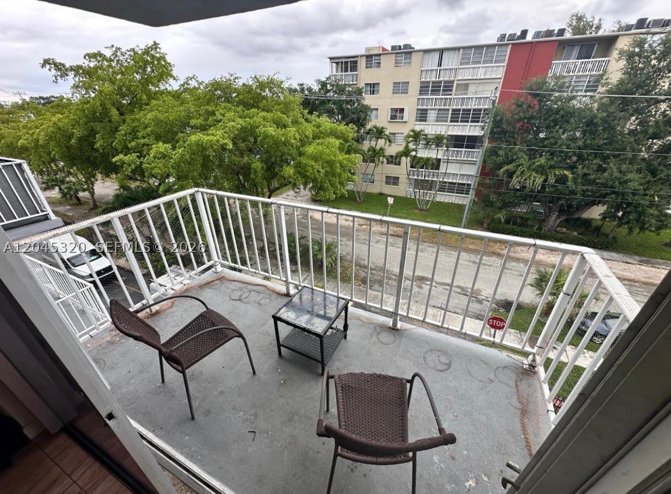 THREE HORIZONS NORTH COND - Residential