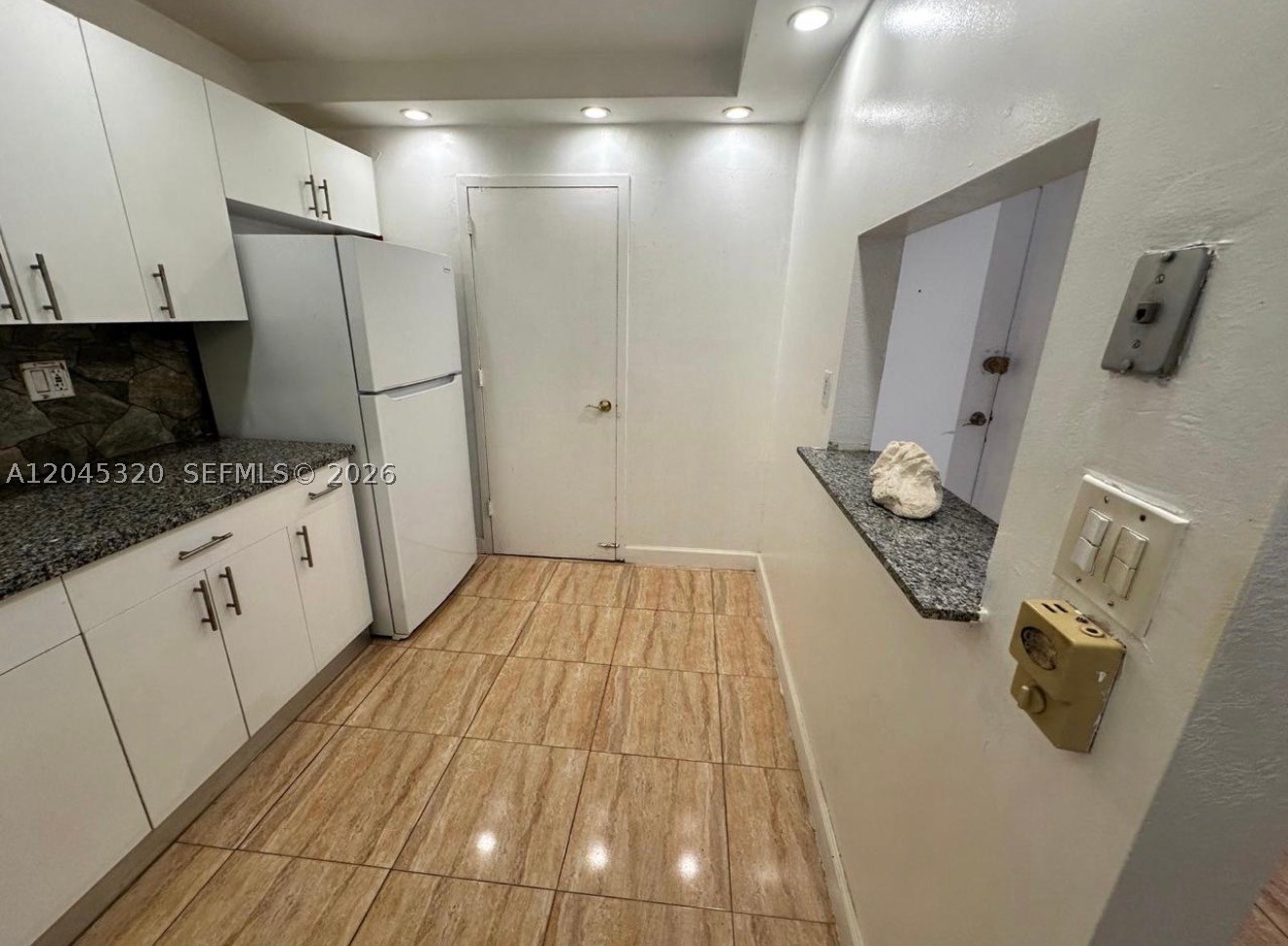THREE HORIZONS NORTH COND - Residential