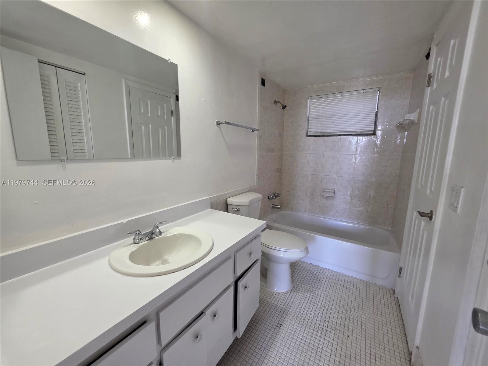 PARKWAY TOWERS BLDG 1 - Residential