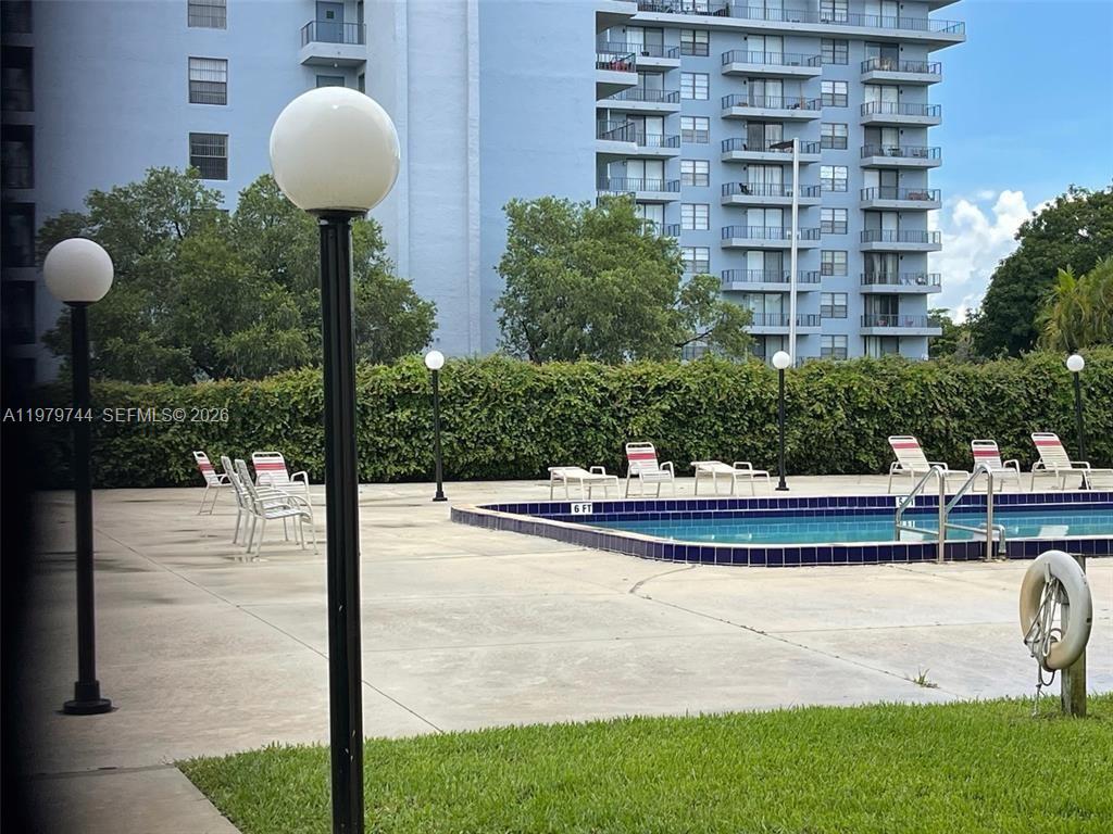 PARKWAY TOWERS BLDG 1 - Residential