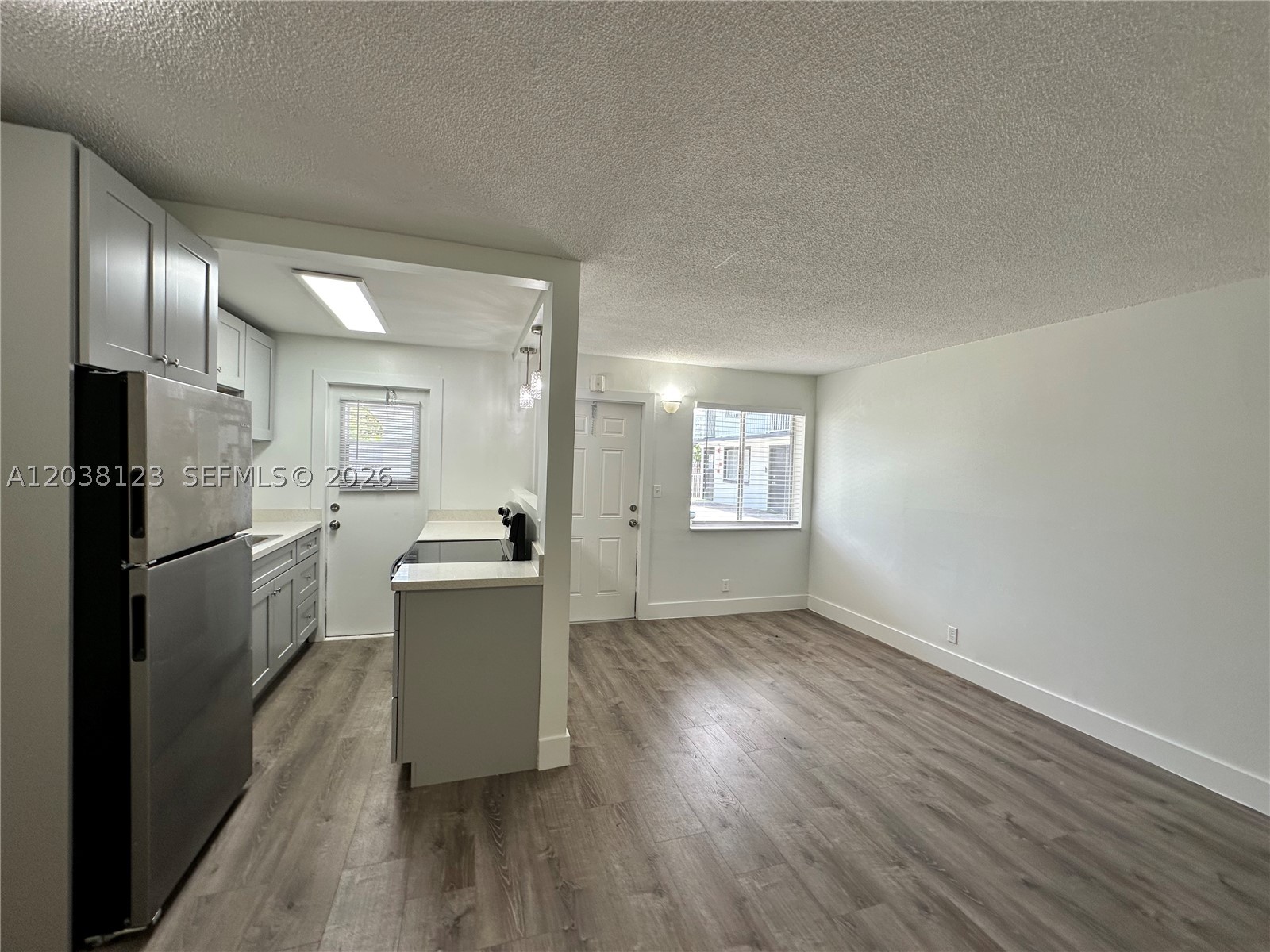 HOLLYWOOD PARK - Residential Lease