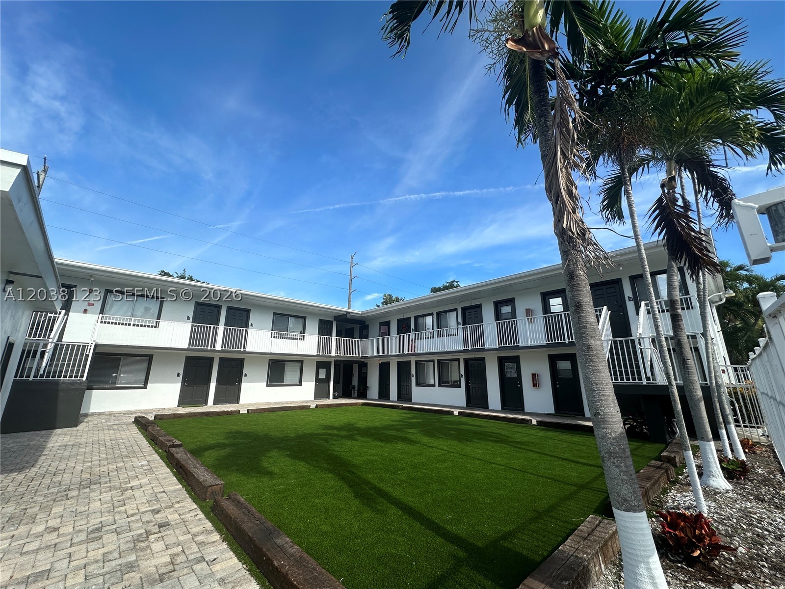 HOLLYWOOD PARK - Residential Lease