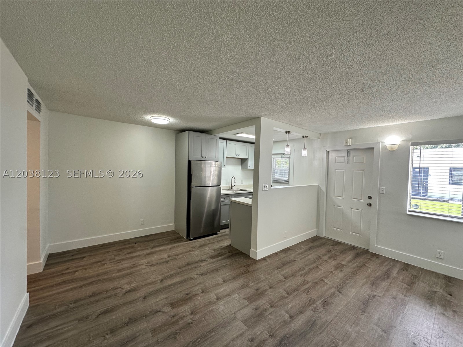 HOLLYWOOD PARK - Residential Lease